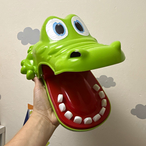 Crocodile dentist travel - crocodile,