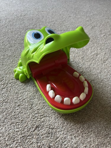 Hasbro crocodile dentist toy - crocodile,