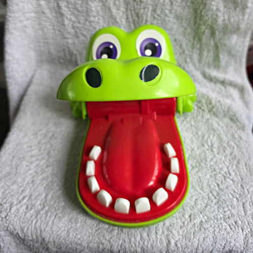 Green crocodile alligator - green, crocodile/alligator
