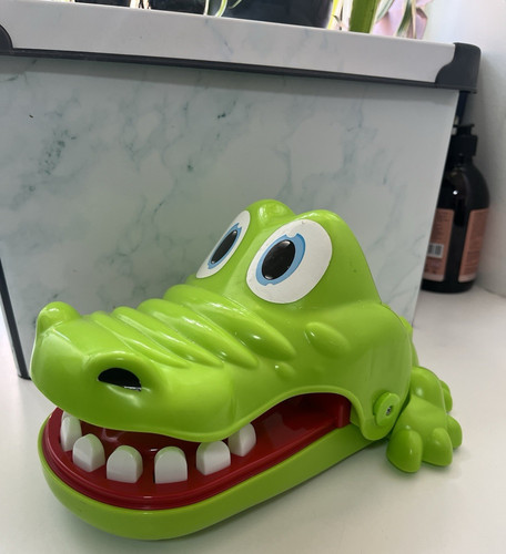Hasbro green plastic - plastic, crocodile