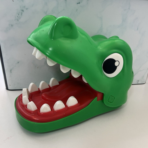 Crocodile dentist bite - crocodile,